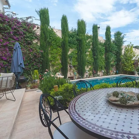 Luxury 2 Bedroom Self Catering Apartment *